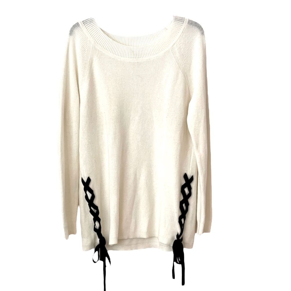 Lace-up sides sexy pullover